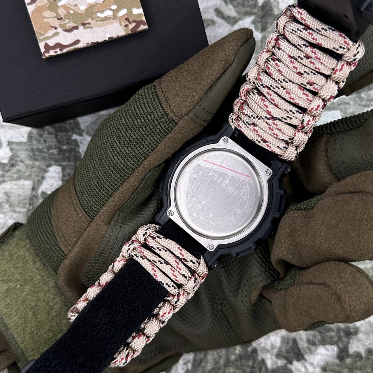 Patriot 005 Тризуб срібло Чорний Паракордовий ремінець Desert Camo + Коробка — изображение 4