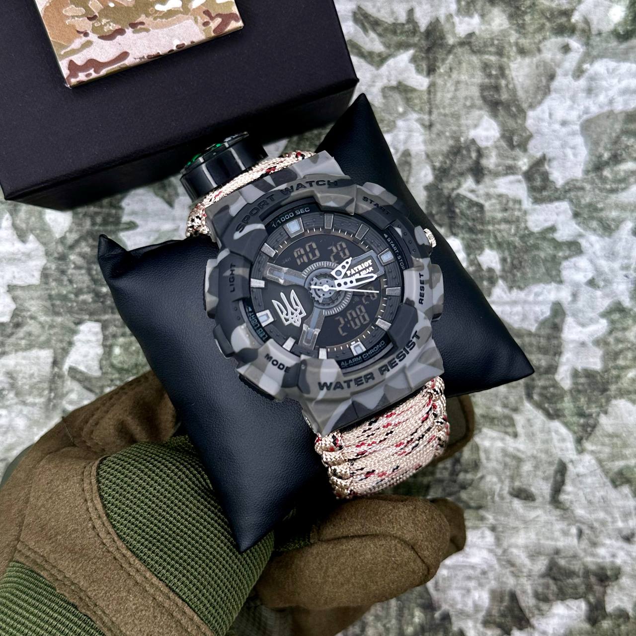 Patriot 005 Тризуб срібло Сірий камуфляж Паракордовий ремінець Desert Camo + Короб — изображение 3