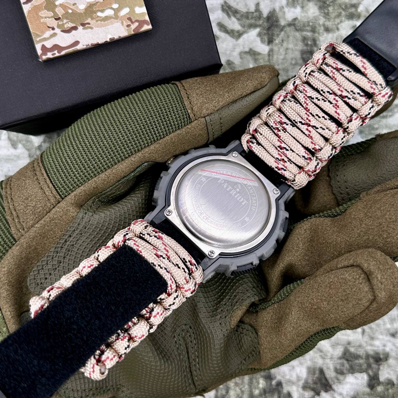 Patriot 005 Тризуб срібло Сірий камуфляж Паракордовий ремінець Desert Camo + Короб — изображение 5